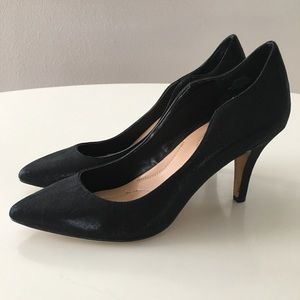 Unique black heels. Wavy side and subtle shimmer❤️